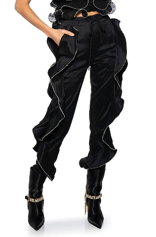 STOP AND STARE RUFFLE SWEATPANT