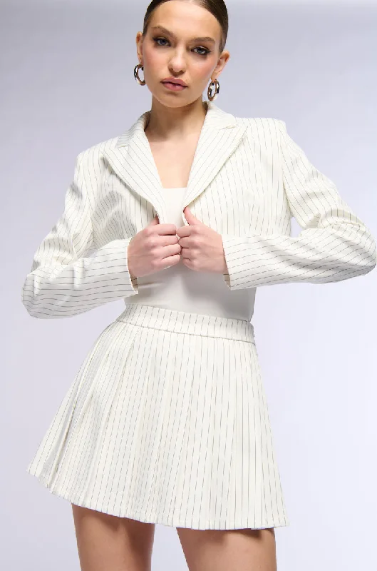 WHATS THE TEA PINSTRIPE CROP BLAZER IN WHITE